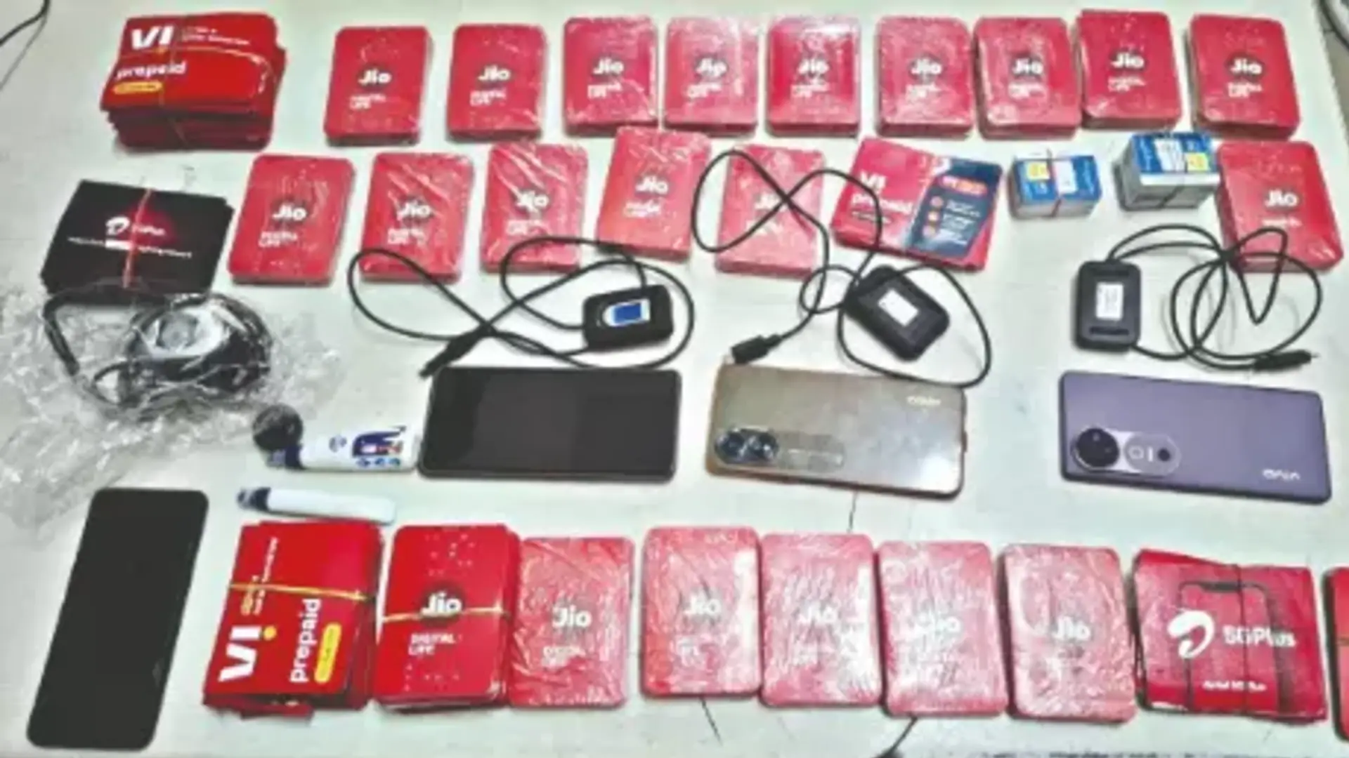 <a href='https://bengalbeat.today/kolkata-police-fake-sim-scam-arrests/'>Two More Arrested in Kolkata SIM Fraud Case, Massive Haul of Fake SIMs Recovered</a>